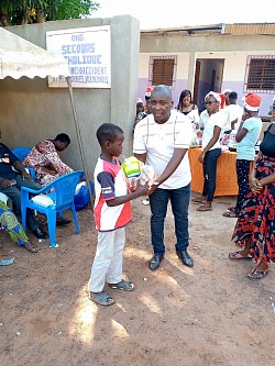 Cadeaux aux enfants